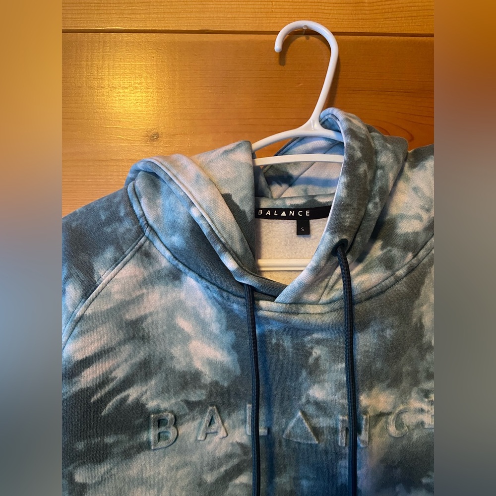 Balance Maker Hood - Picture 2 of 3